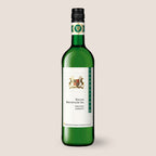 Flasche Riesling Kabinett der WZG vor hellem Hintergrund.