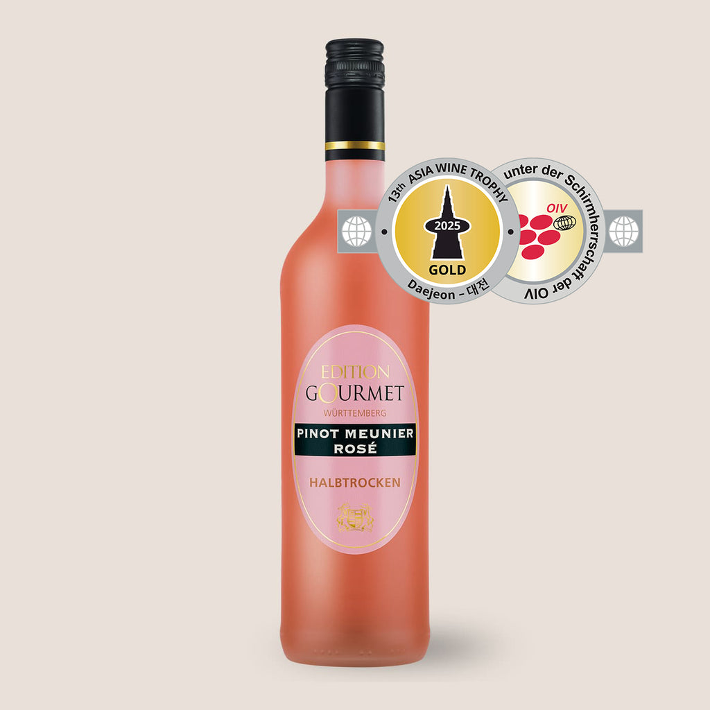 Flasche Edition Gourmet Roséwein der WZG mit mehreren sichtbaren Wein-Auszeichnungen.