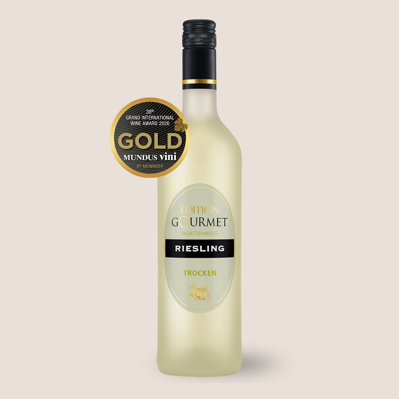Edition Gourmet Riesling von WZG in der Weißweinflasche mit sichtbarer Gold-Auszeichnung.