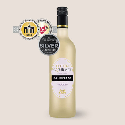 Flasche Edition Gourmet Weißwein der WZG mit mehreren Weinprämierungen.