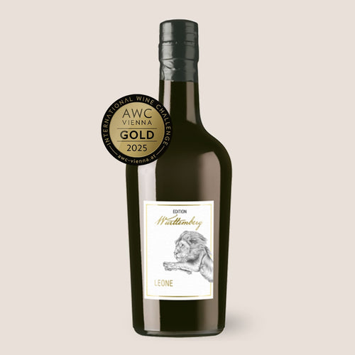 Flasche Edition Württemberg Leone der WZG mit sichtbarer Goldmedaille.