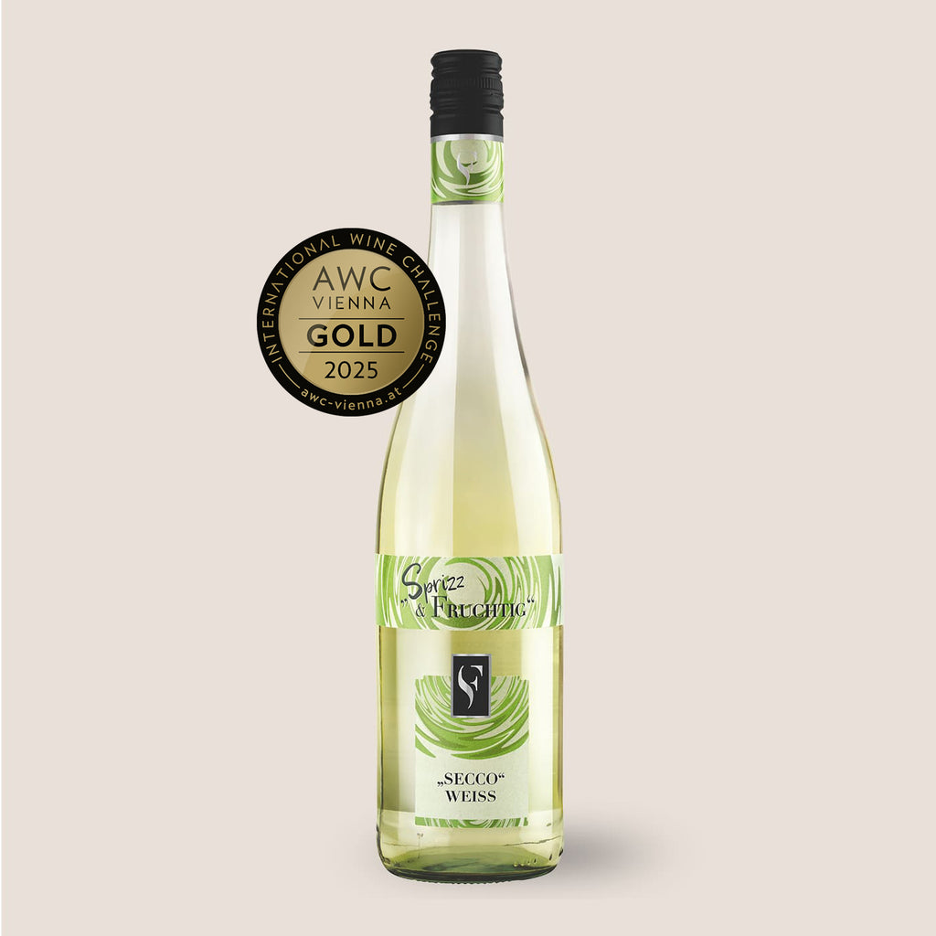 Flasche Sprizz & Fruchtig Secco weiss der WZG mit goldener Auszeichnung.